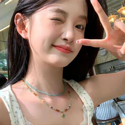 裹头巾的女人